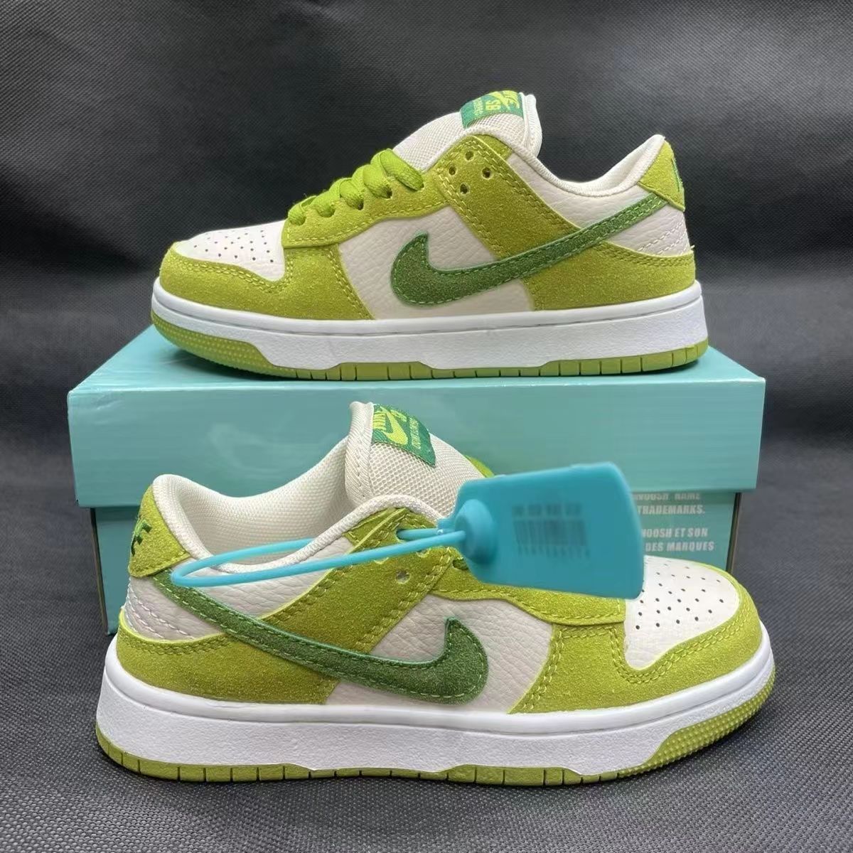 dunk blue apples